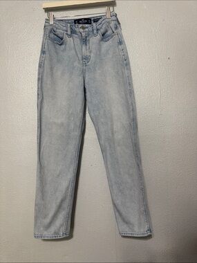 Hollister Ultra High Rise Mom Jeans Light Wash Vintage Stretch Size 5R W27 L27